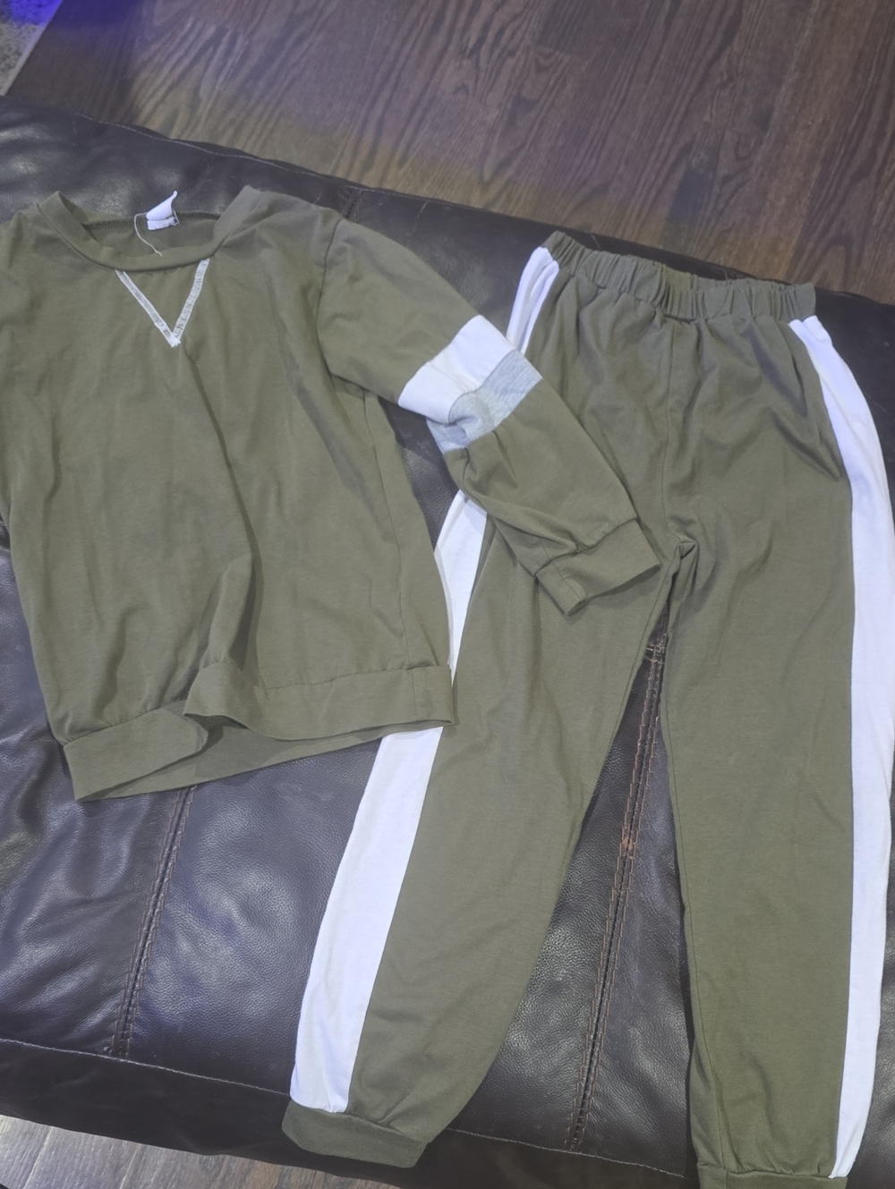 SHEIN Olive Green Kids Two-Piece Sweat Set with White Side Stripes
